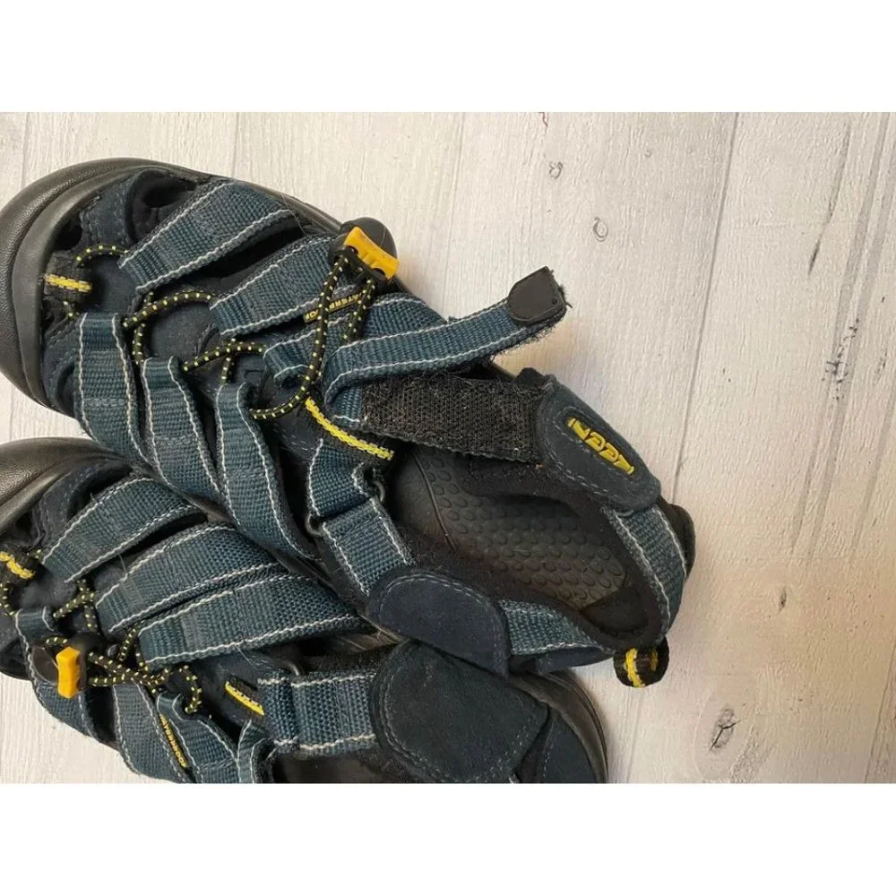 Keen kids navy